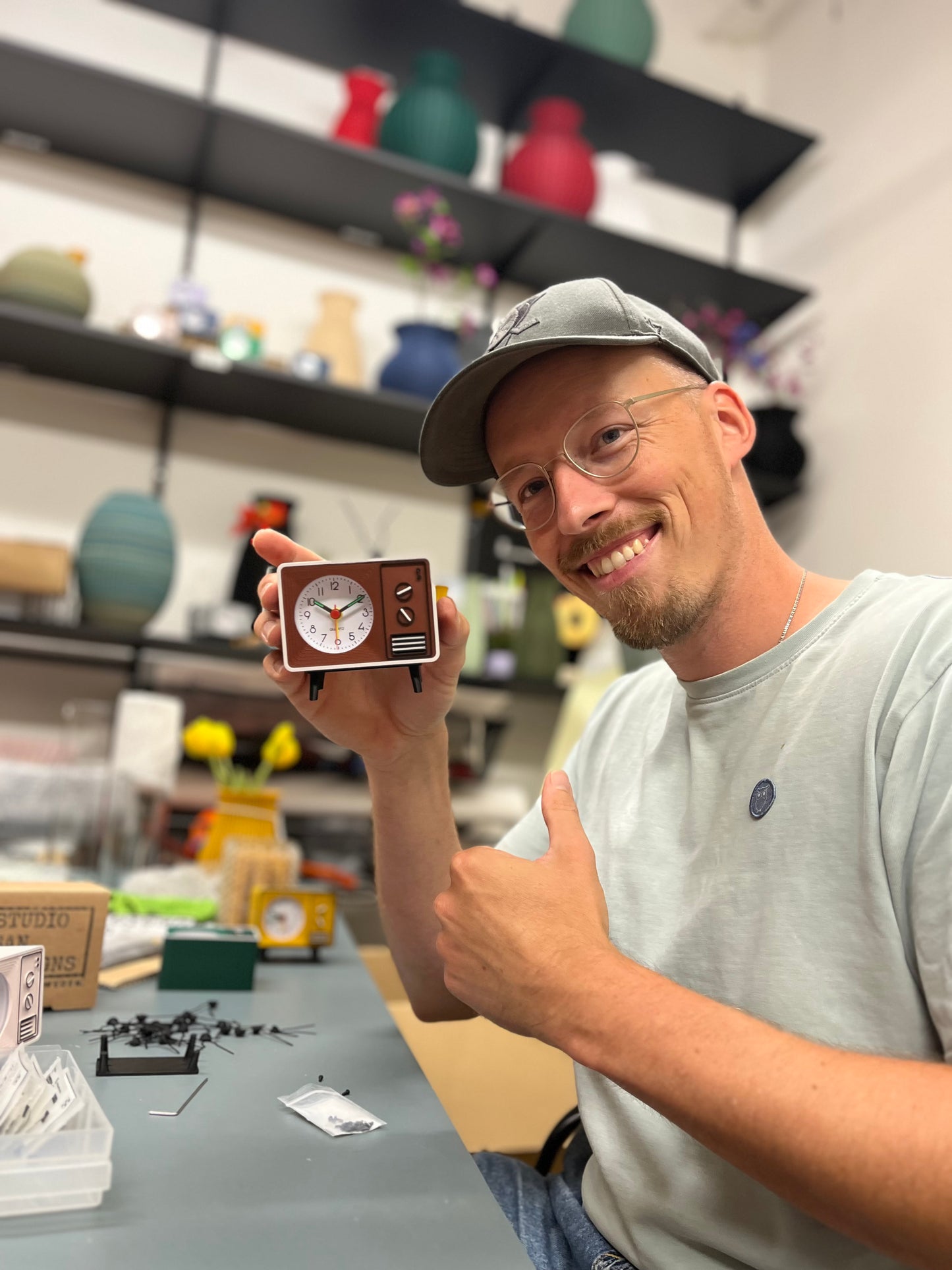 Retro TV Clock
