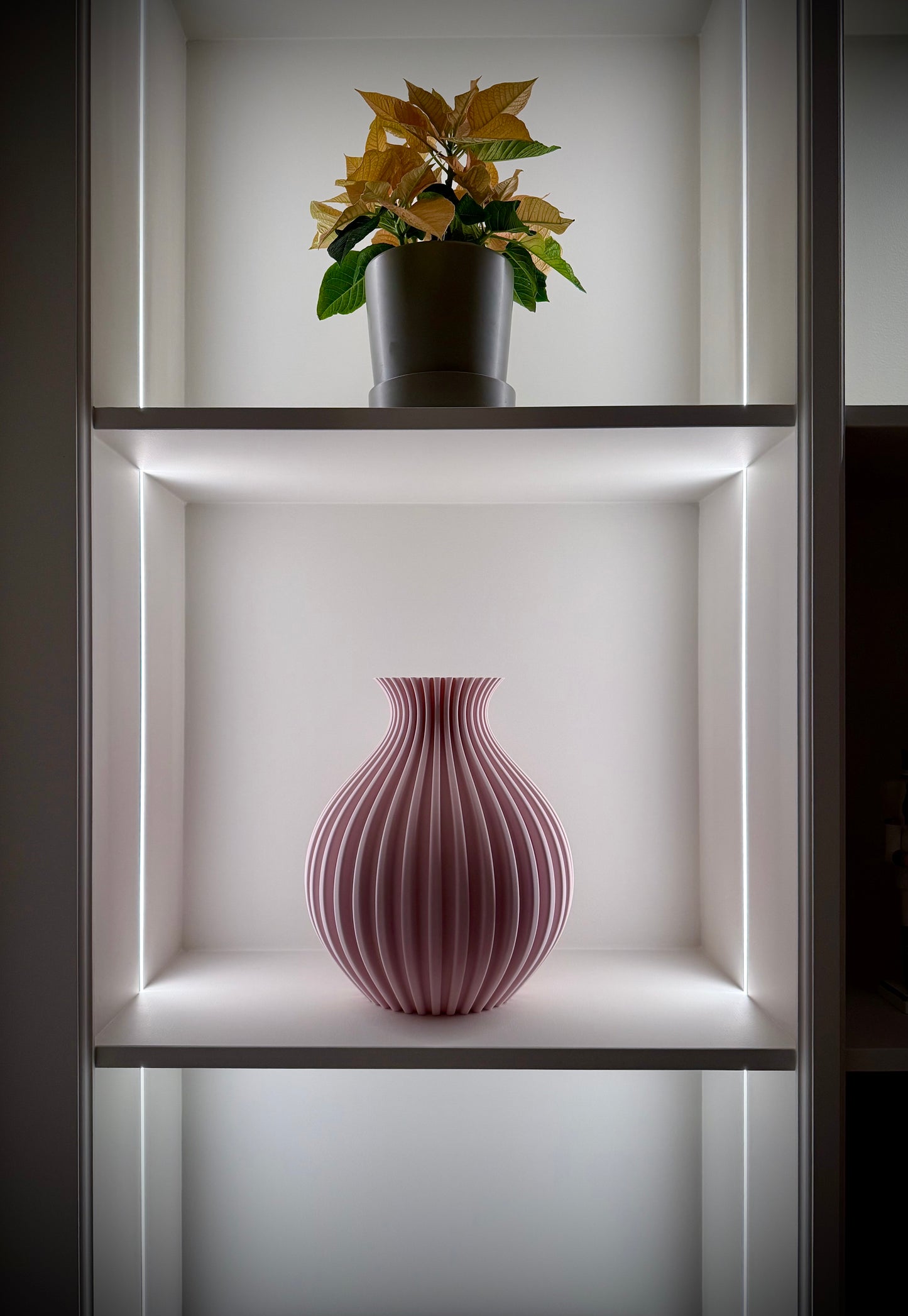 Aurelia vase
