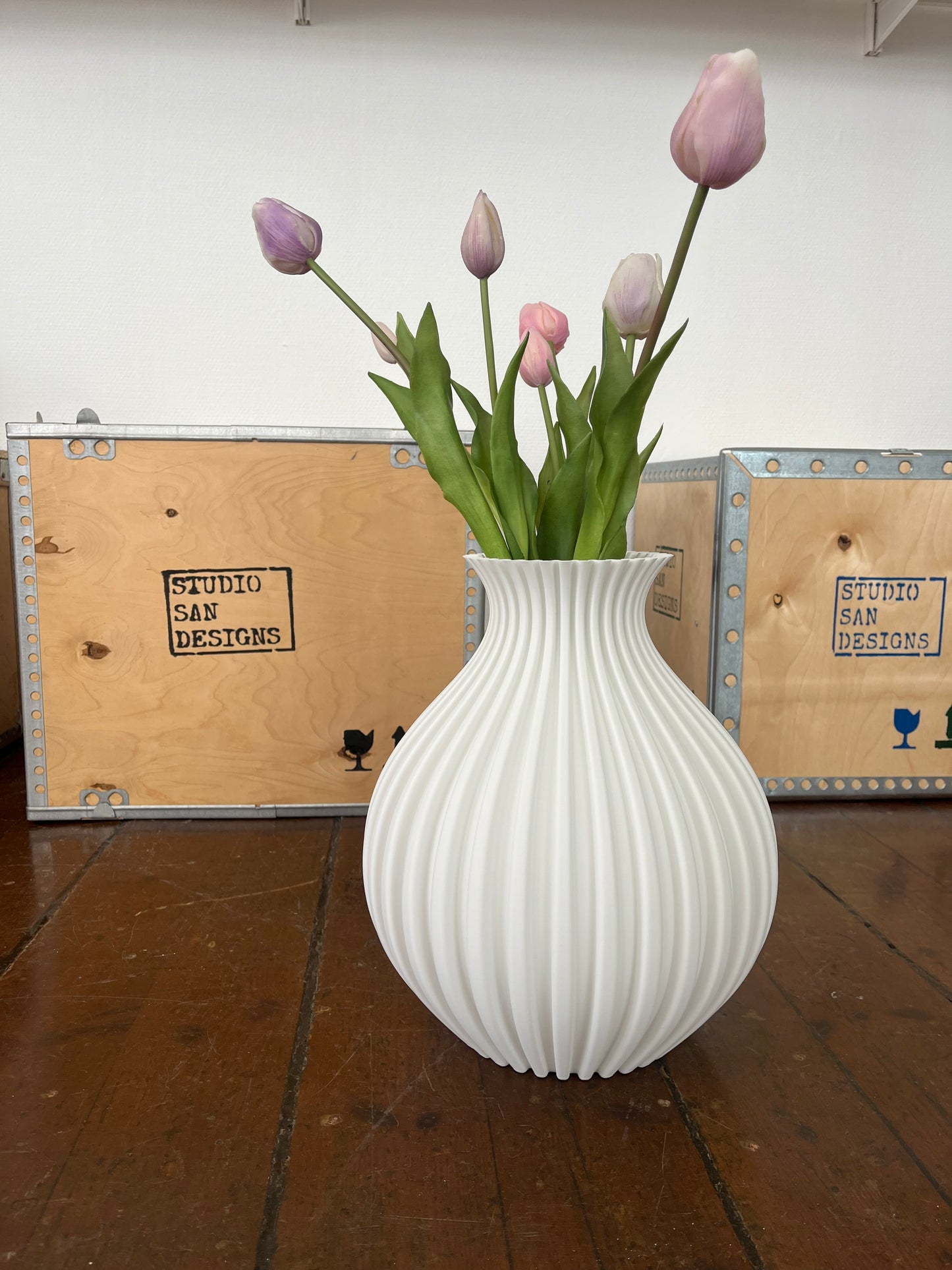 Aurelia vase